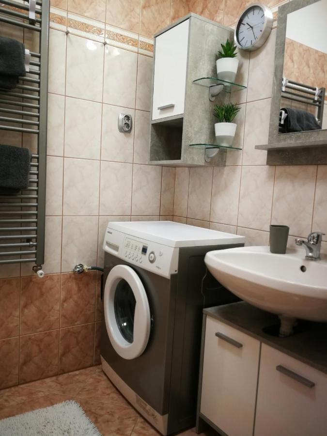 Voeroesmarty Apartman Miskolc - Belvaros - Downtown Exterior foto