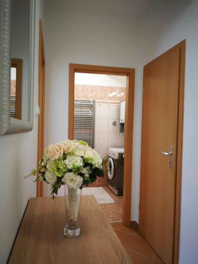 Voeroesmarty Apartman Miskolc - Belvaros - Downtown Exterior foto