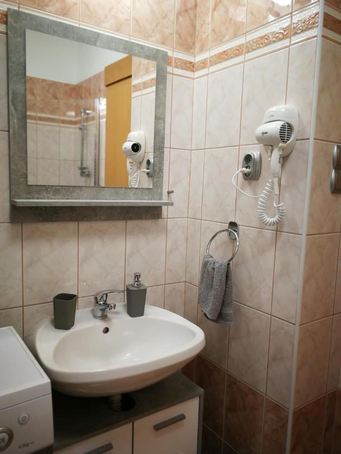 Voeroesmarty Apartman Miskolc - Belvaros - Downtown Exterior foto